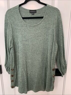 Fortune+Ivy Sage Green Crewneck Button-Side Knit Top